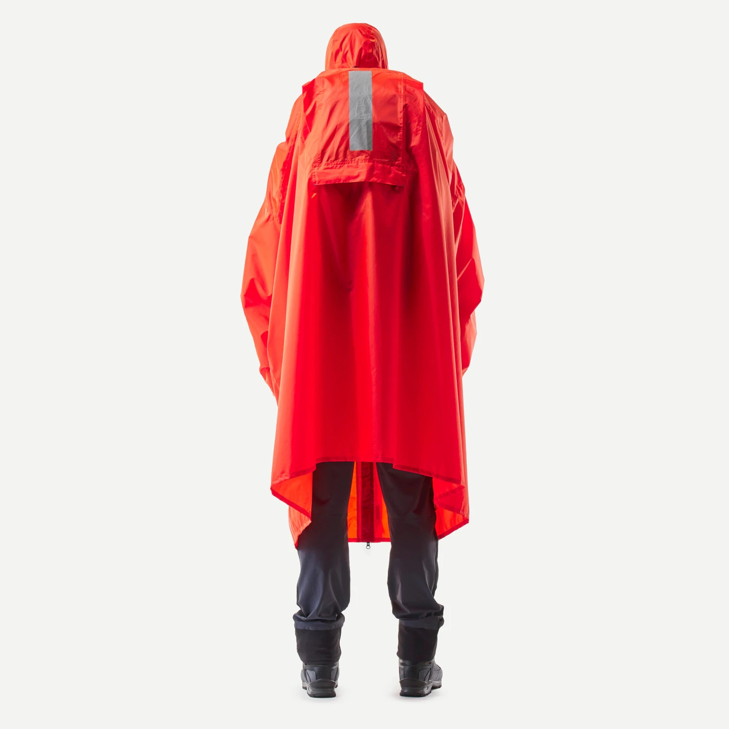 Quechua Hiking Rain Poncho - MT900 - 75L - Red 8 Quechua Hiking Rain Poncho - MT900 - 75L - Red - Image 8