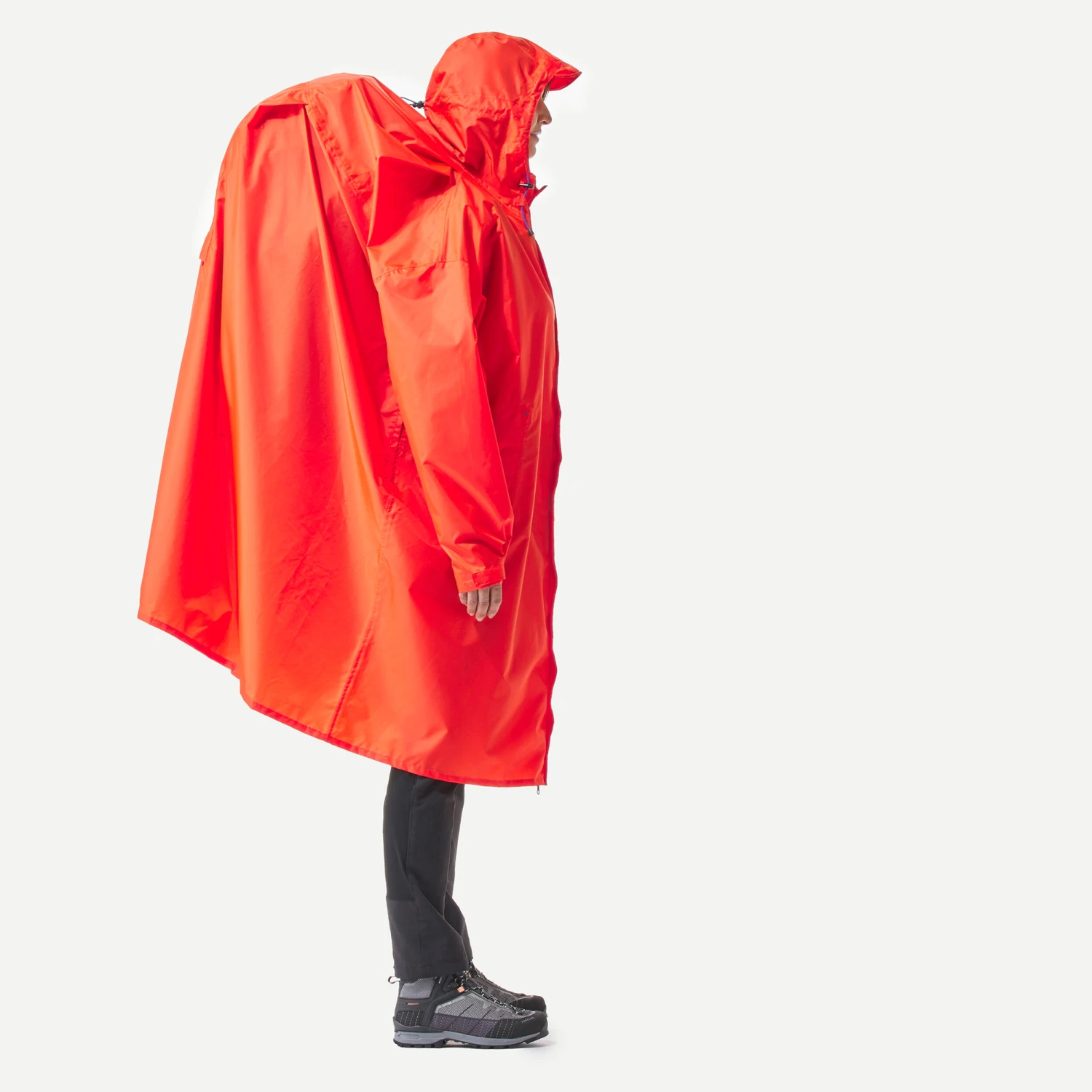 Quechua Hiking Rain Poncho - MT900 - 75L - Red 3 Quechua Hiking Rain Poncho - MT900 - 75L - Red - Image 3