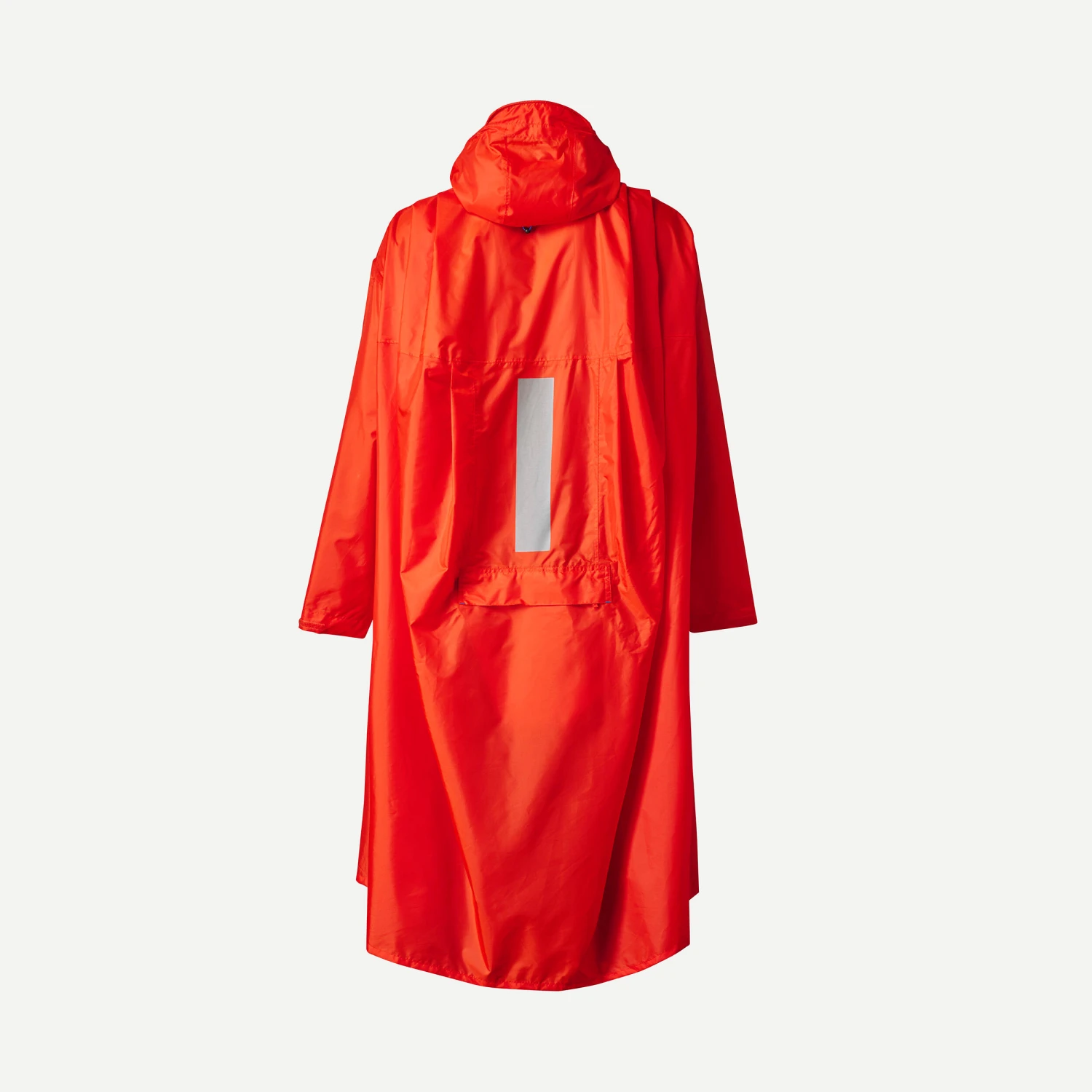Quechua Hiking Rain Poncho - MT900 - 75L - Red 2 Quechua Hiking Rain Poncho - MT900 - 75L - Red - Image 2