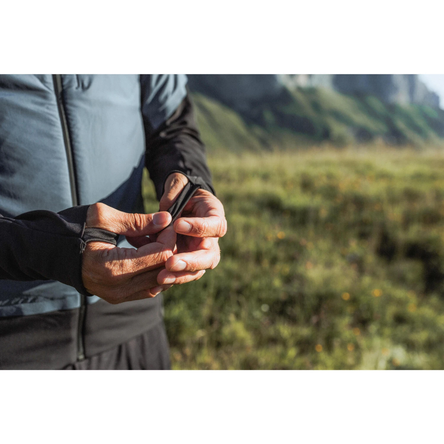 Quechua Men’s Hiking Hybrid Hooded Fleece Jacket 5 Quechua Men’s Hiking Hybrid Hooded Fleece Jacket - Image 5